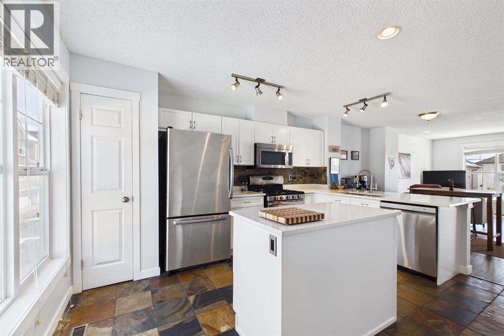 47 Toscana Gardens, Calgary, Alberta  T3L 3C2 - Photo 7 - A2303418