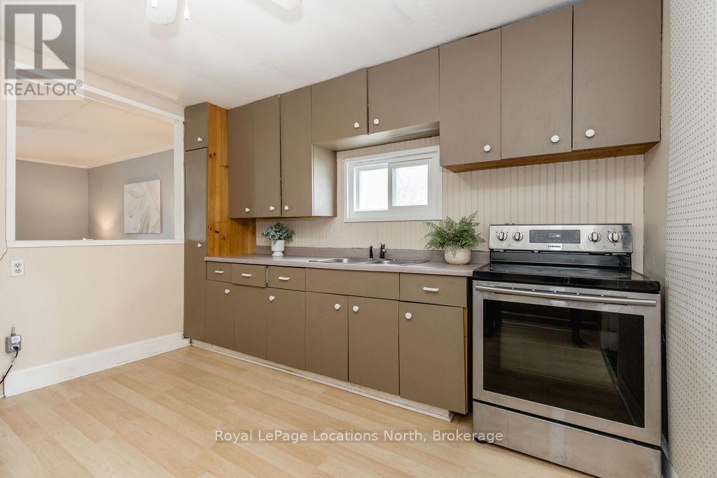 221 Spruce Street, Collingwood, Ontario  L9Y 3G9 - Photo 12 - S13021060