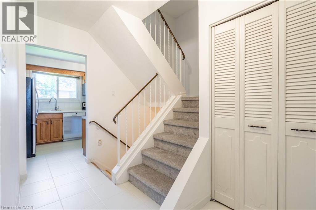 9 Dianne Court, Hamilton, Ontario  L8T 2T6 - Photo 6 - 40822529