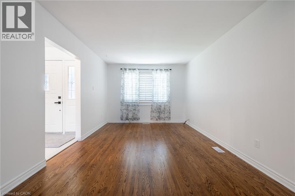 9 Dianne Court, Hamilton, Ontario  L8T 2T6 - Photo 7 - 40822529