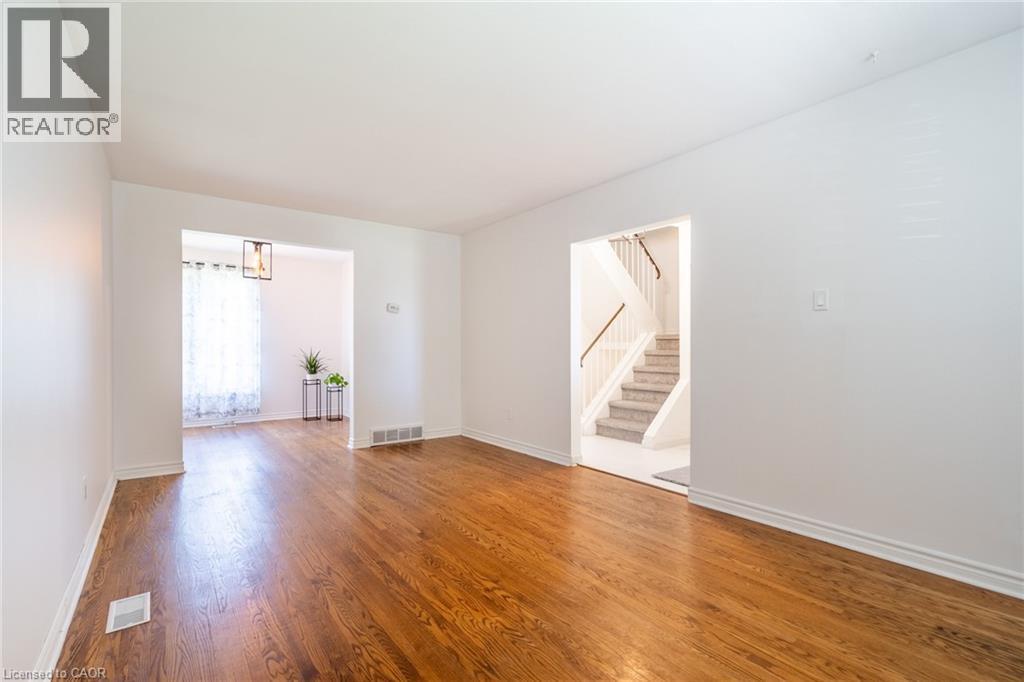 9 Dianne Court, Hamilton, Ontario  L8T 2T6 - Photo 8 - 40822529