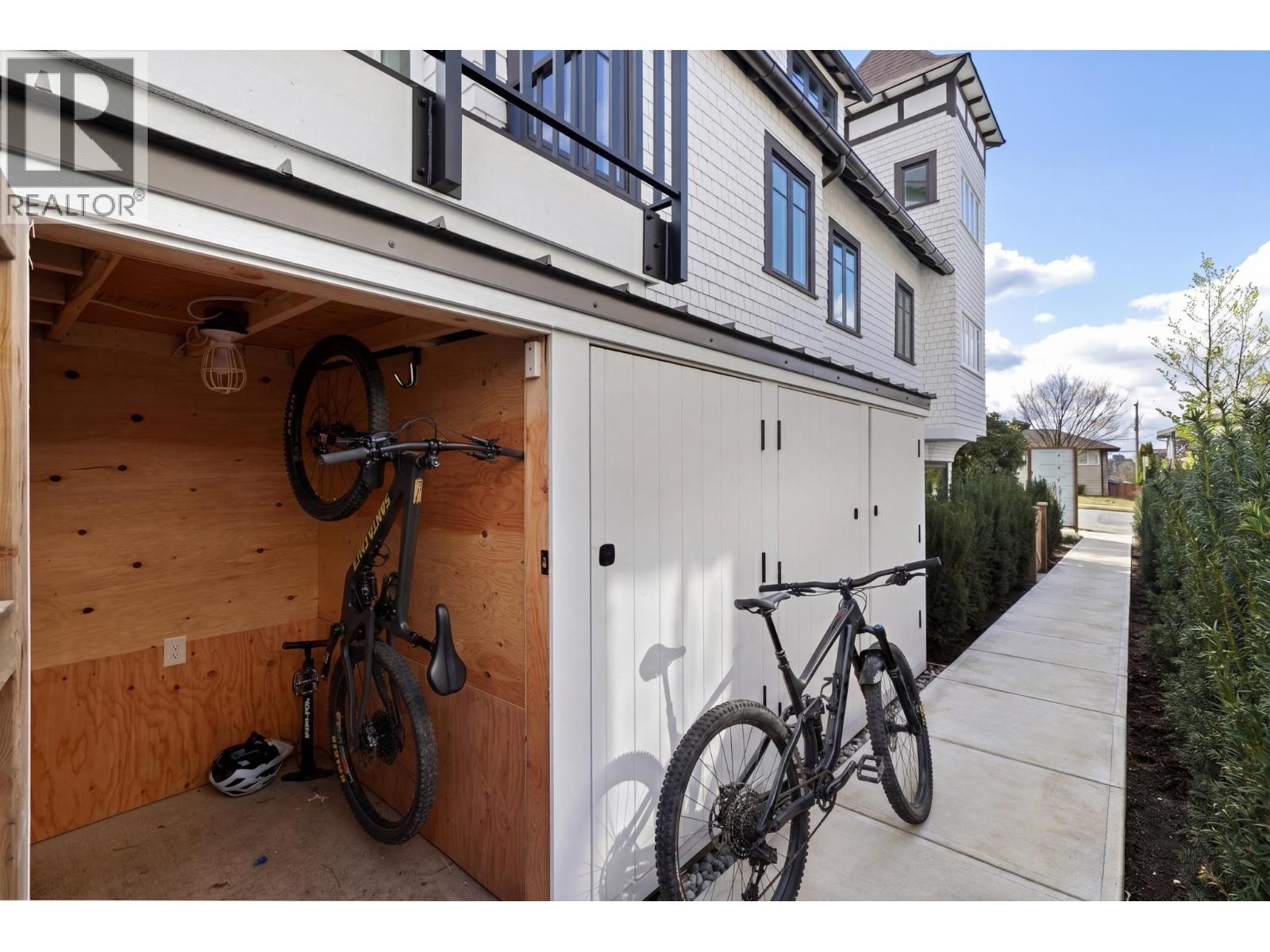 1 328 W 14th Street, North Vancouver, British Columbia  V7M 1P6 - Photo 24 - R3113357