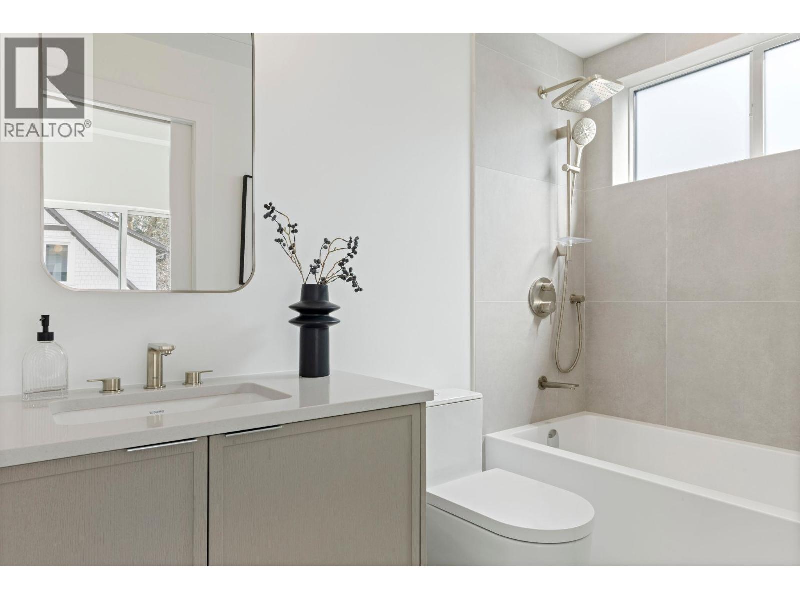 1 328 W 14th Street, North Vancouver, British Columbia  V7M 1P6 - Photo 9 - R3113357