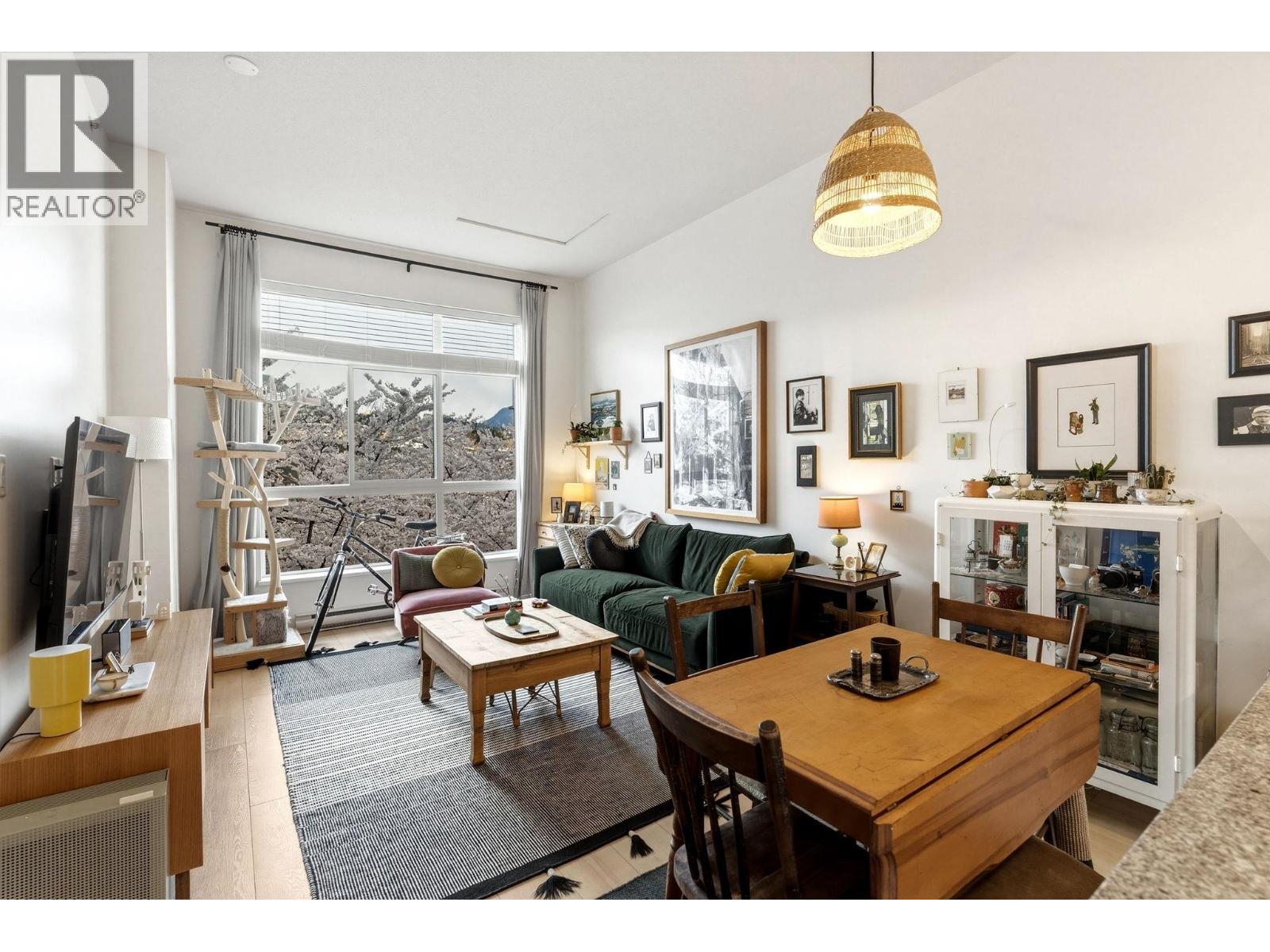 403 2957 Glen Drive, Coquitlam, British Columbia  V3B 0B5 - Photo 4 - R3113364