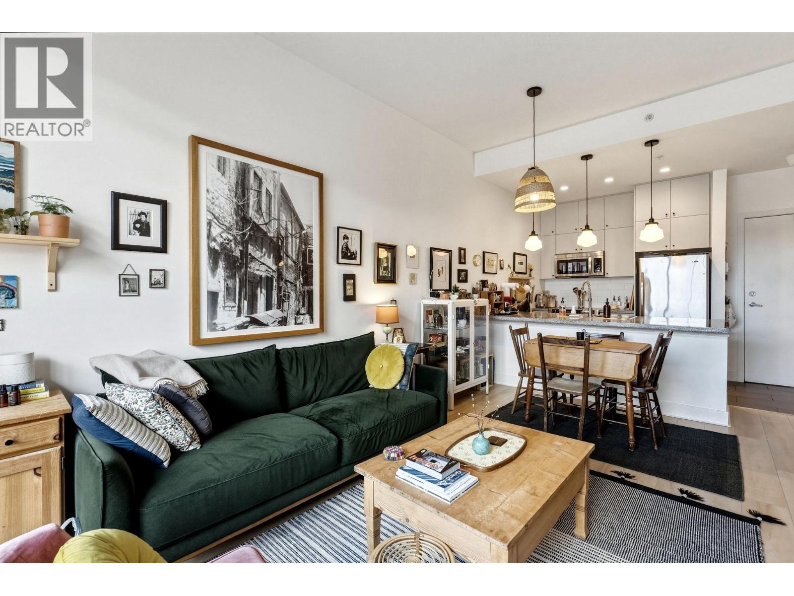 403 2957 Glen Drive, Coquitlam, British Columbia  V3B 0B5 - Photo 5 - R3113364