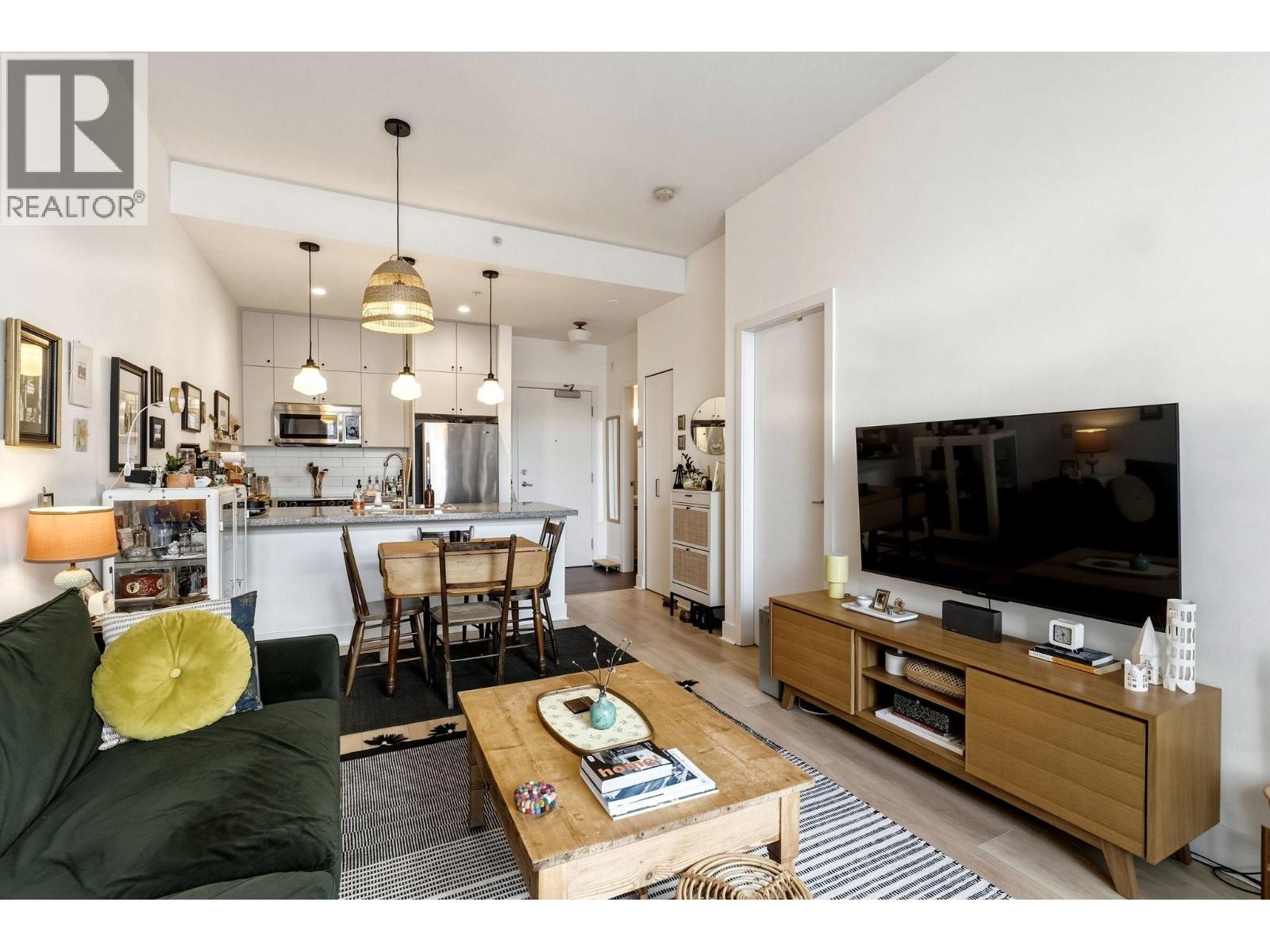 403 2957 Glen Drive, Coquitlam, British Columbia  V3B 0B5 - Photo 6 - R3113364