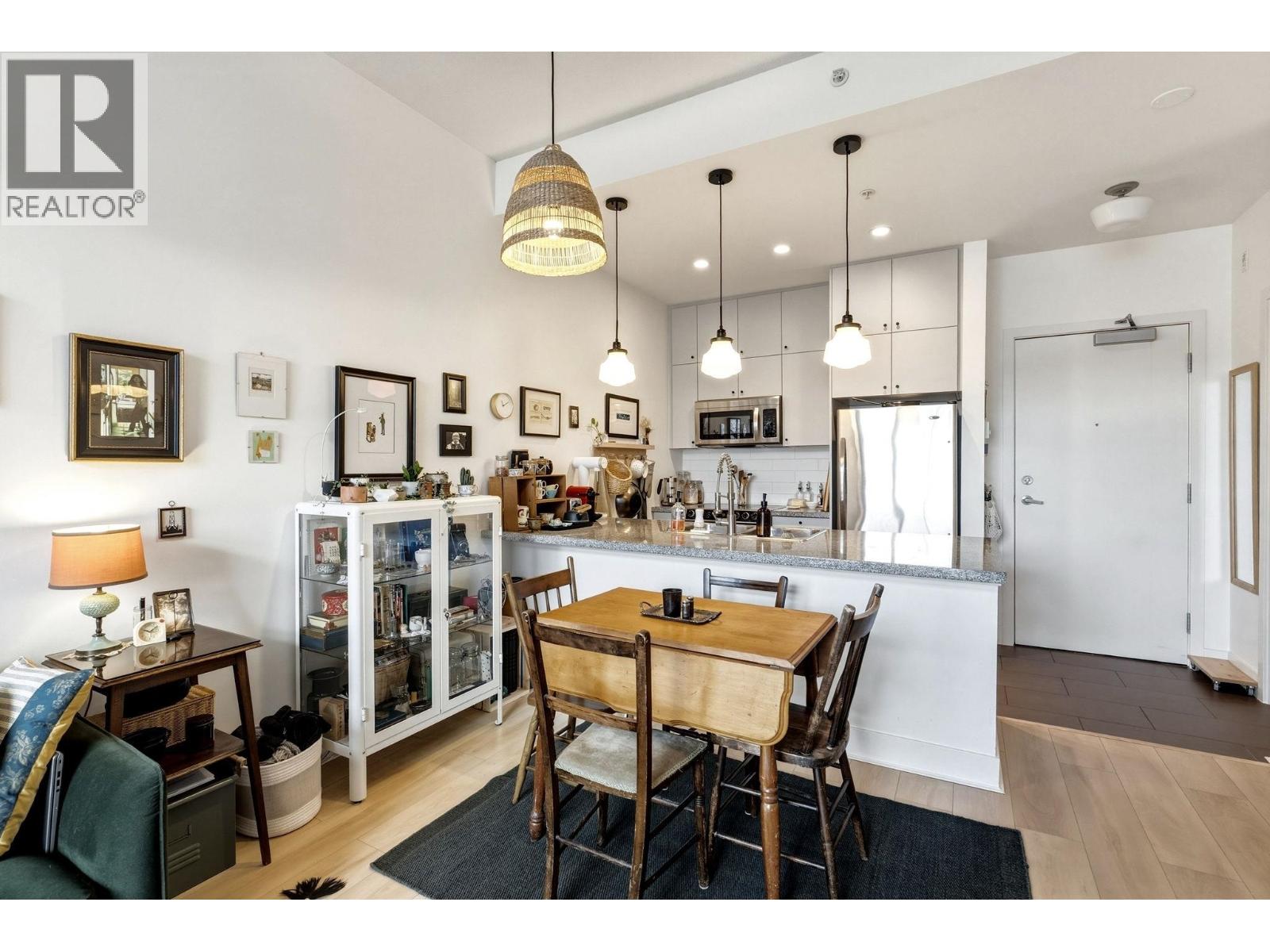 403 2957 Glen Drive, Coquitlam, British Columbia  V3B 0B5 - Photo 7 - R3113364