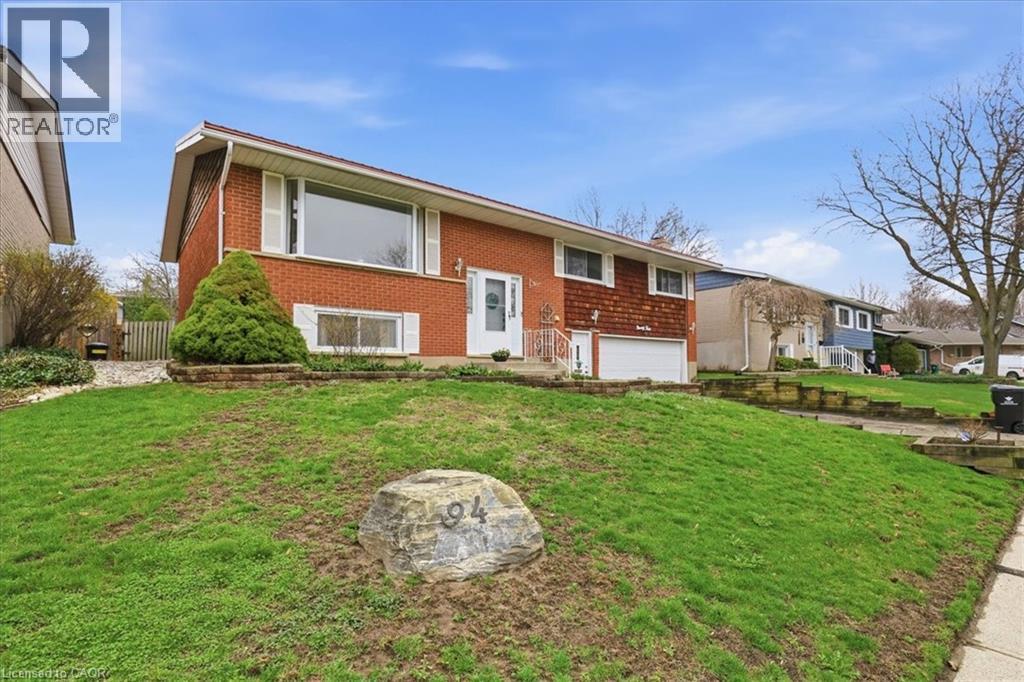 94 Colebrook Court, Kitchener, Ontario  N2E 1Y8 - Photo 2 - 40820627