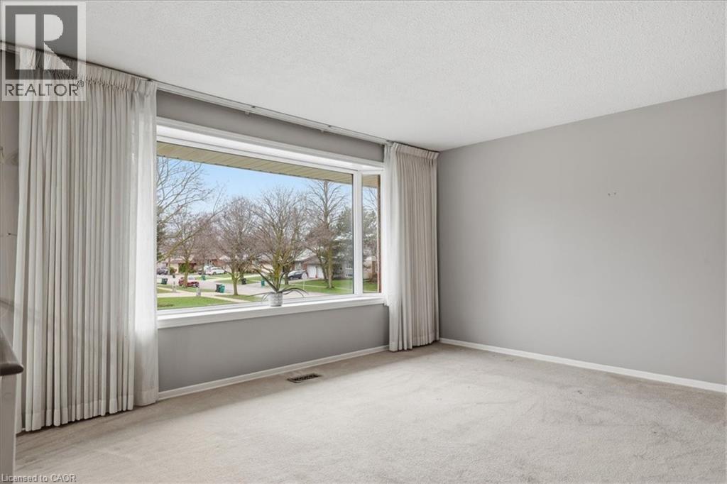 94 Colebrook Court, Kitchener, Ontario  N2E 1Y8 - Photo 3 - 40820627