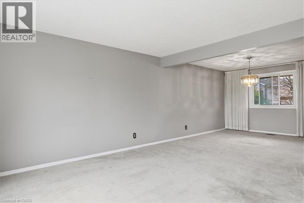 94 Colebrook Court, Kitchener, Ontario  N2E 1Y8 - Photo 4 - 40820627