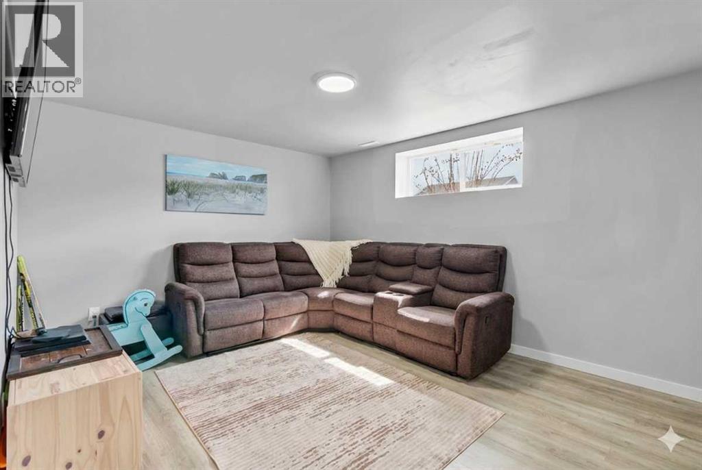 1552 Mcalpine Street, Carstairs, Alberta  T0M 0N0 - Photo 15 - A2286377