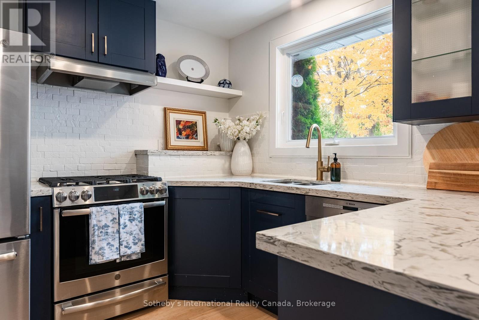 71 North Forster Park Drive, Oakville, Ontario  L6K 1Z4 - Photo 12 - W13021096