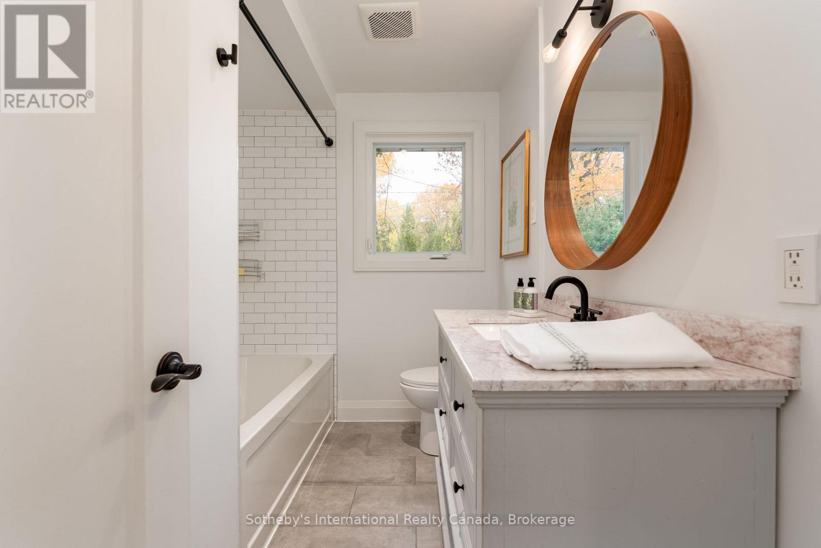 71 North Forster Park Drive, Oakville, Ontario  L6K 1Z4 - Photo 17 - W13021096