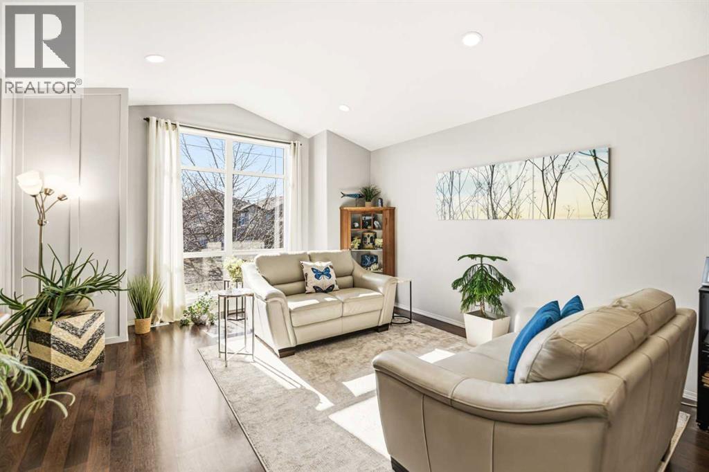 60 Garden Road, Lacombe, Alberta  T4L 2P1 - Photo 3 - A2303276