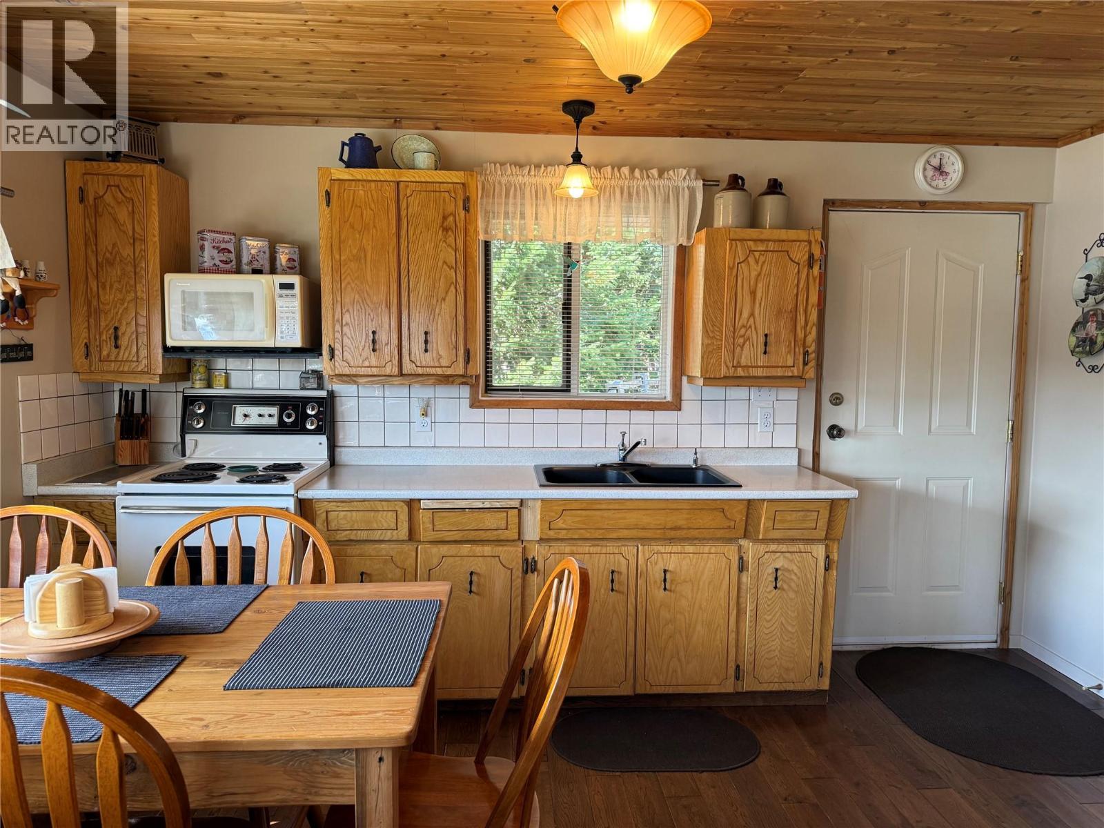 5008 Lauder Road, Merritt, British Columbia  V1K 1B8 - Photo 14 - 10383486