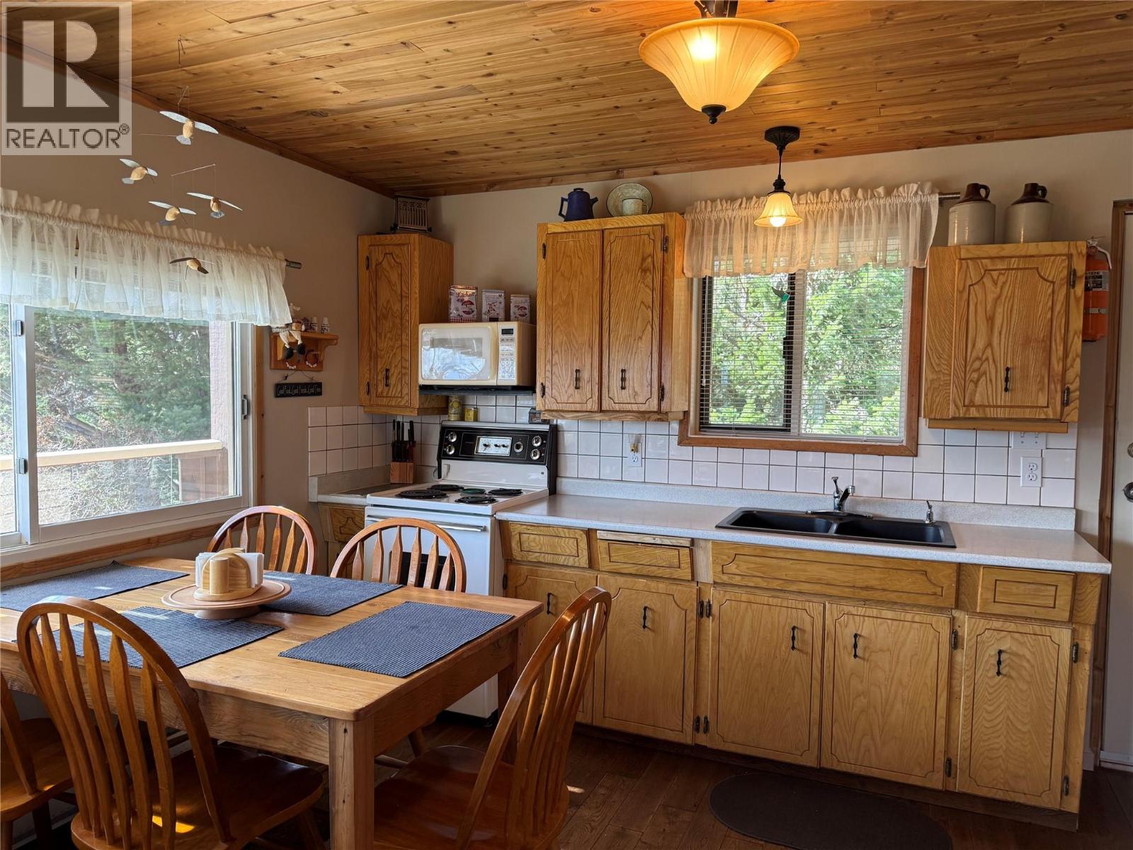 5008 Lauder Road, Merritt, British Columbia  V1K 1B8 - Photo 13 - 10383486