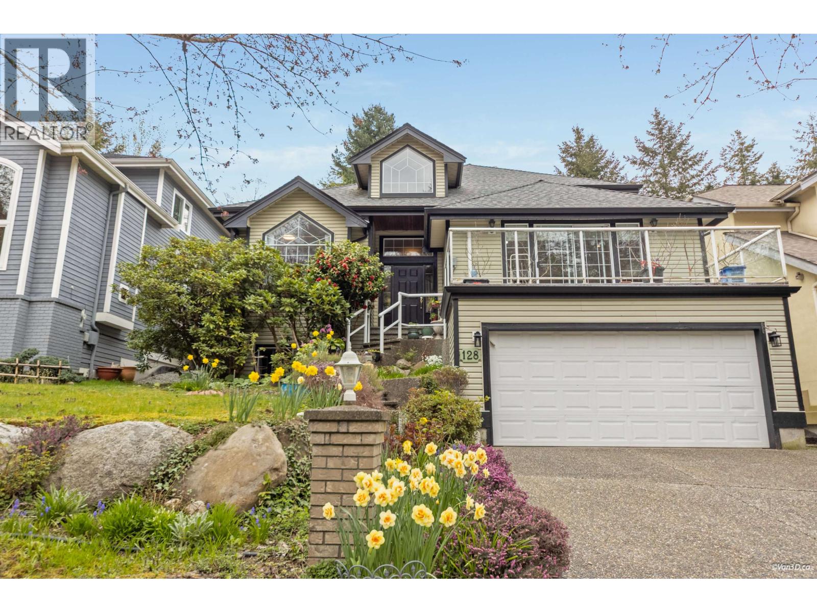 128 Parkside Drive, Port Moody, British Columbia  V3H 4X5 - Photo 2 - R3113307