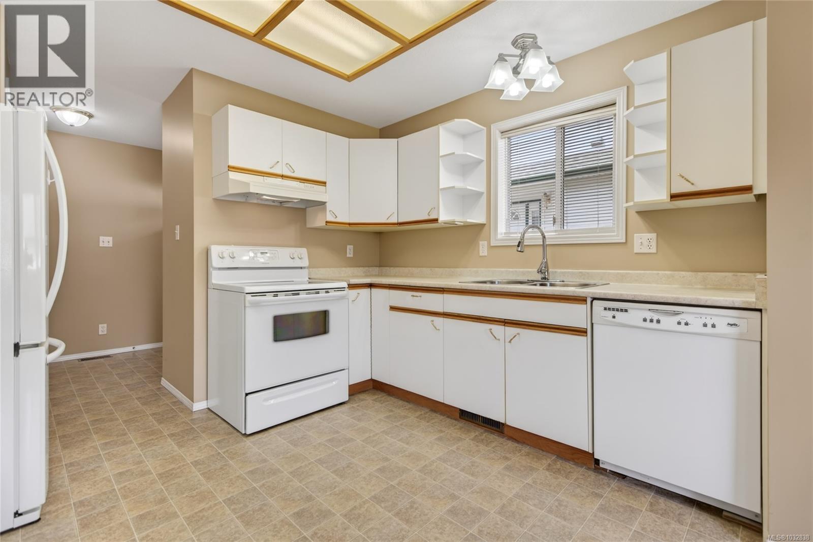 8 1855 Willemar Ave, Courtenay, British Columbia  V9N 3M5 - Photo 15 - 1032838