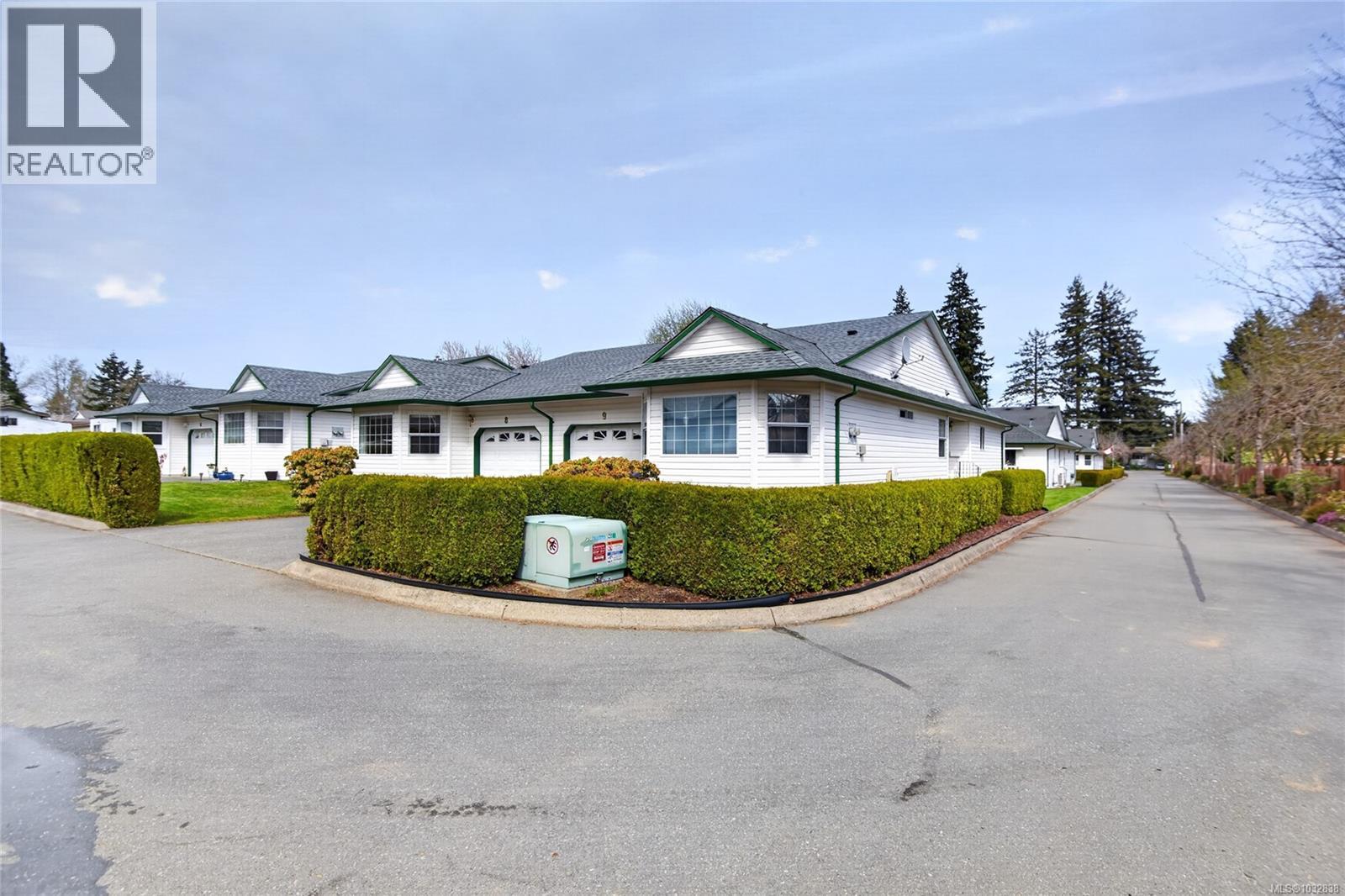 8 1855 Willemar Ave, Courtenay, British Columbia  V9N 3M5 - Photo 2 - 1032838