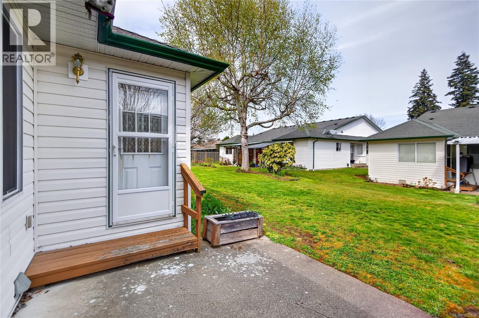 8 1855 Willemar Ave, Courtenay, British Columbia  V9N 3M5 - Photo 37 - 1032838