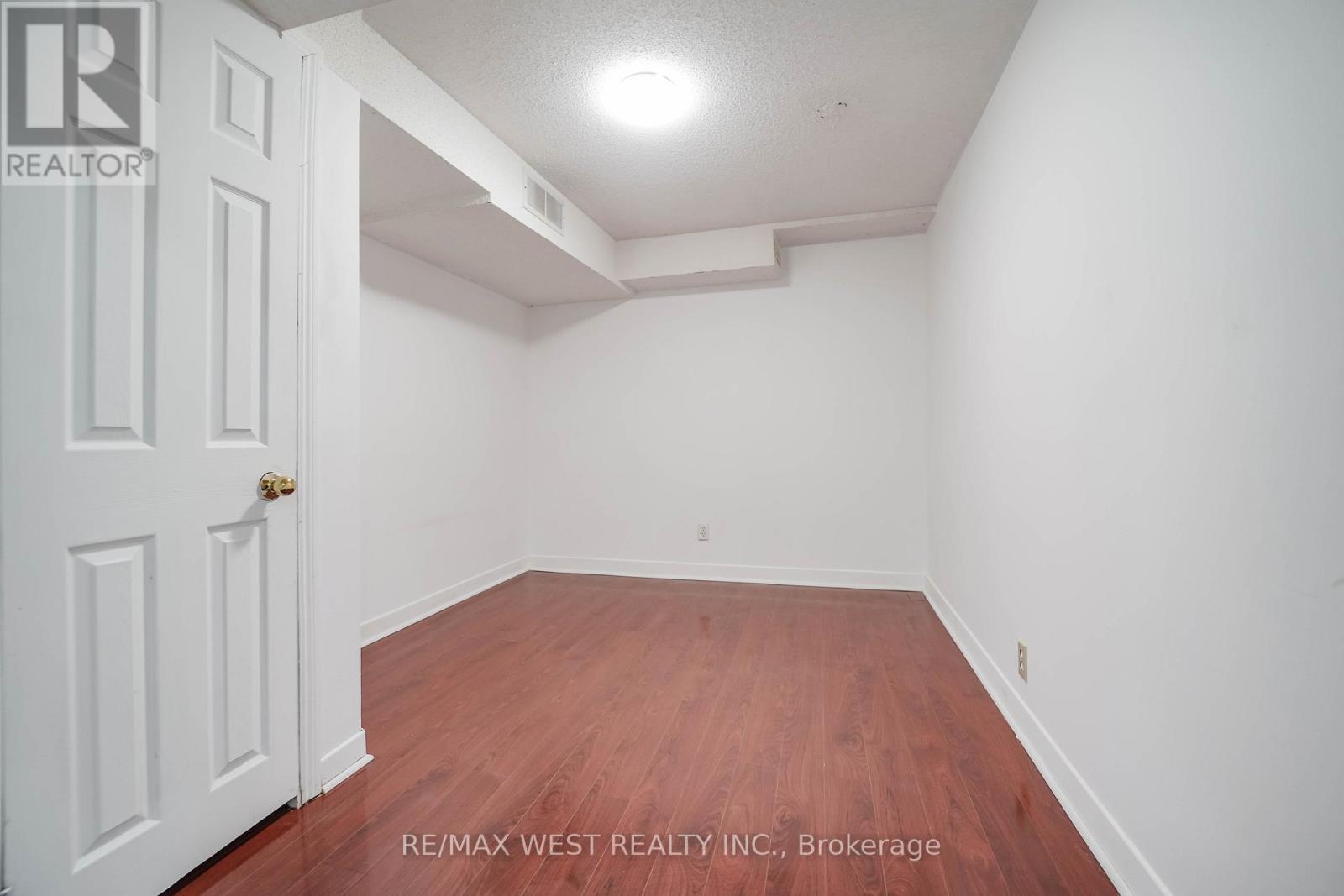 120 Littles Road, Toronto, Ontario  M1B 5G7 - Photo 13 - E13021106