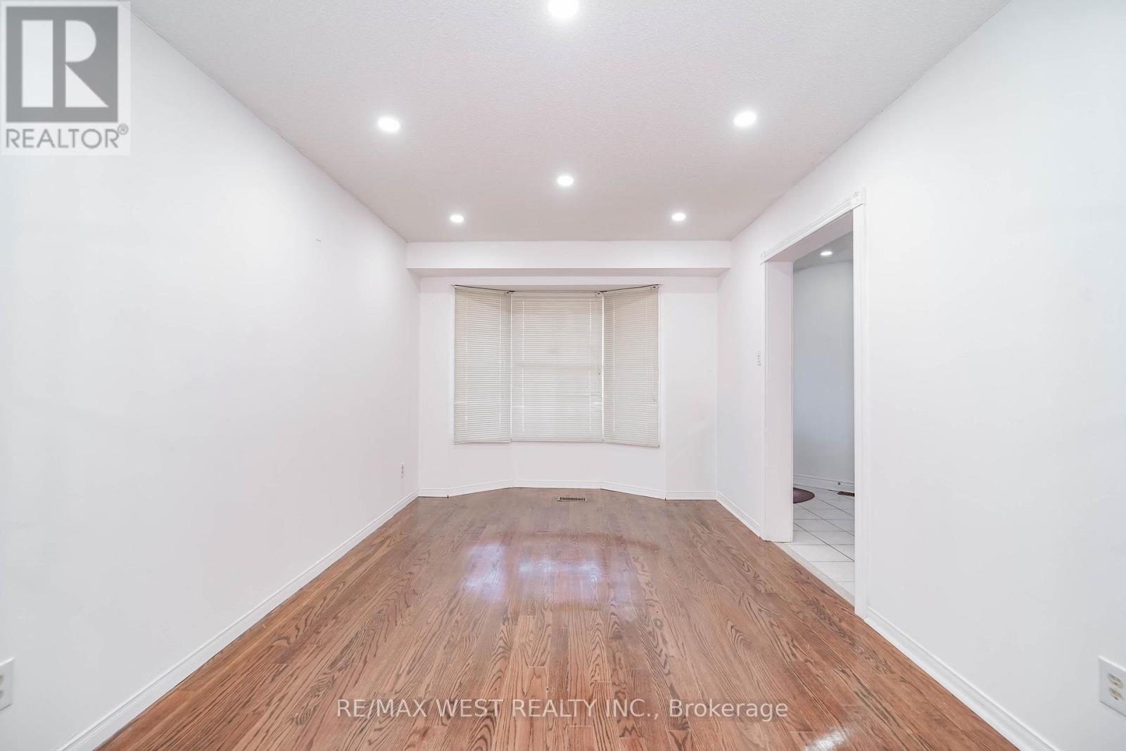 120 Littles Road, Toronto, Ontario  M1B 5G7 - Photo 2 - E13021106