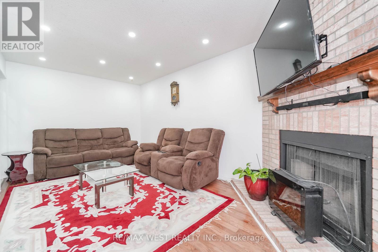 120 Littles Road, Toronto, Ontario  M1B 5G7 - Photo 6 - E13021106