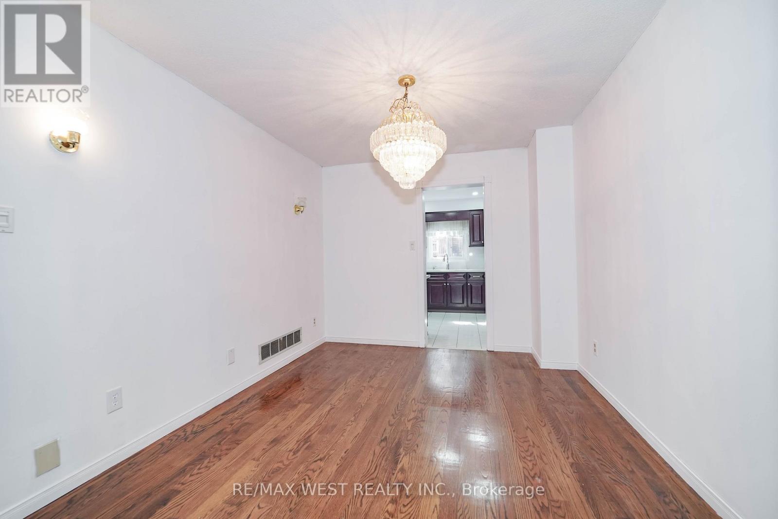 120 Littles Road, Toronto, Ontario  M1B 5G7 - Photo 7 - E13021106