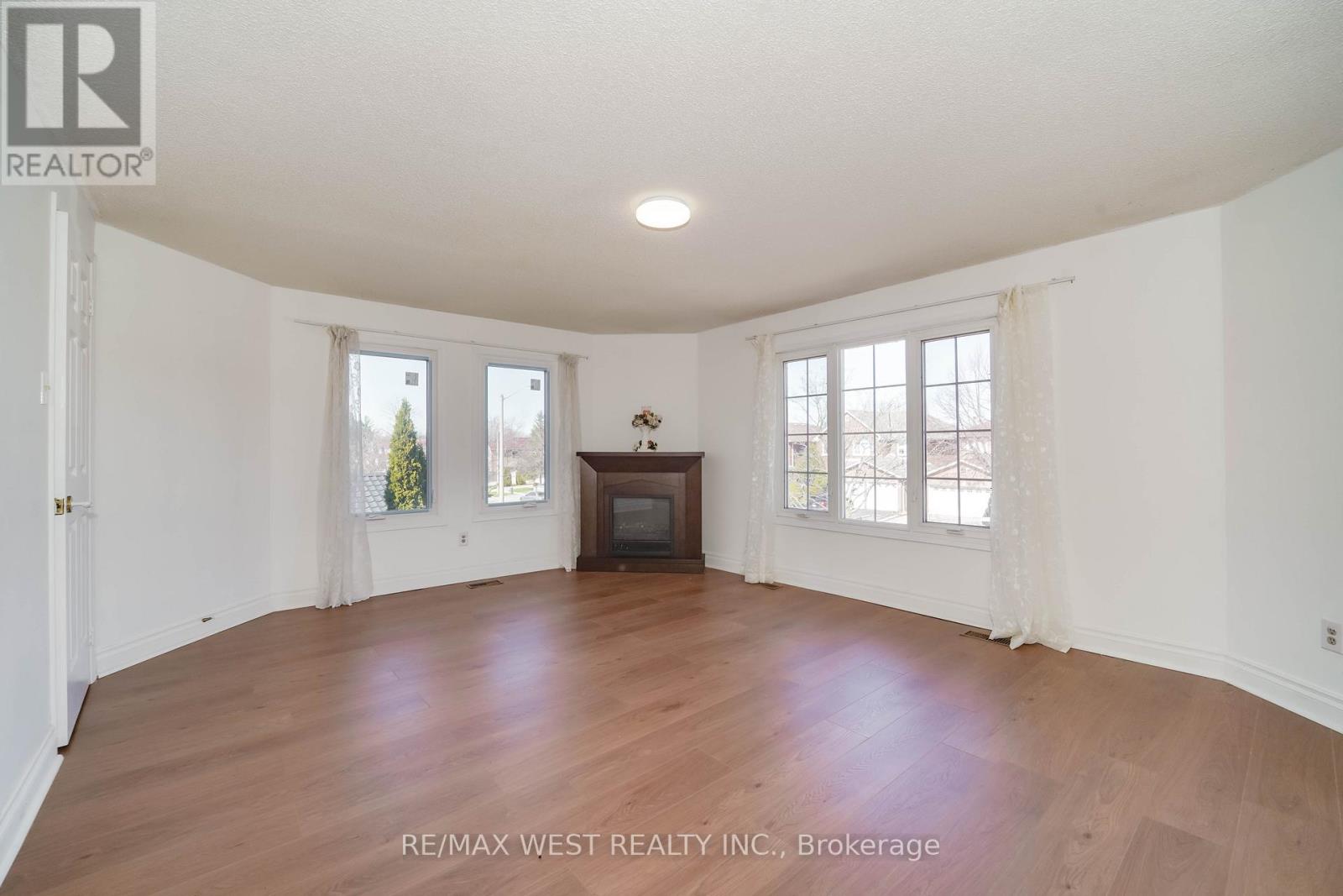 120 Littles Road, Toronto, Ontario  M1B 5G7 - Photo 8 - E13021106