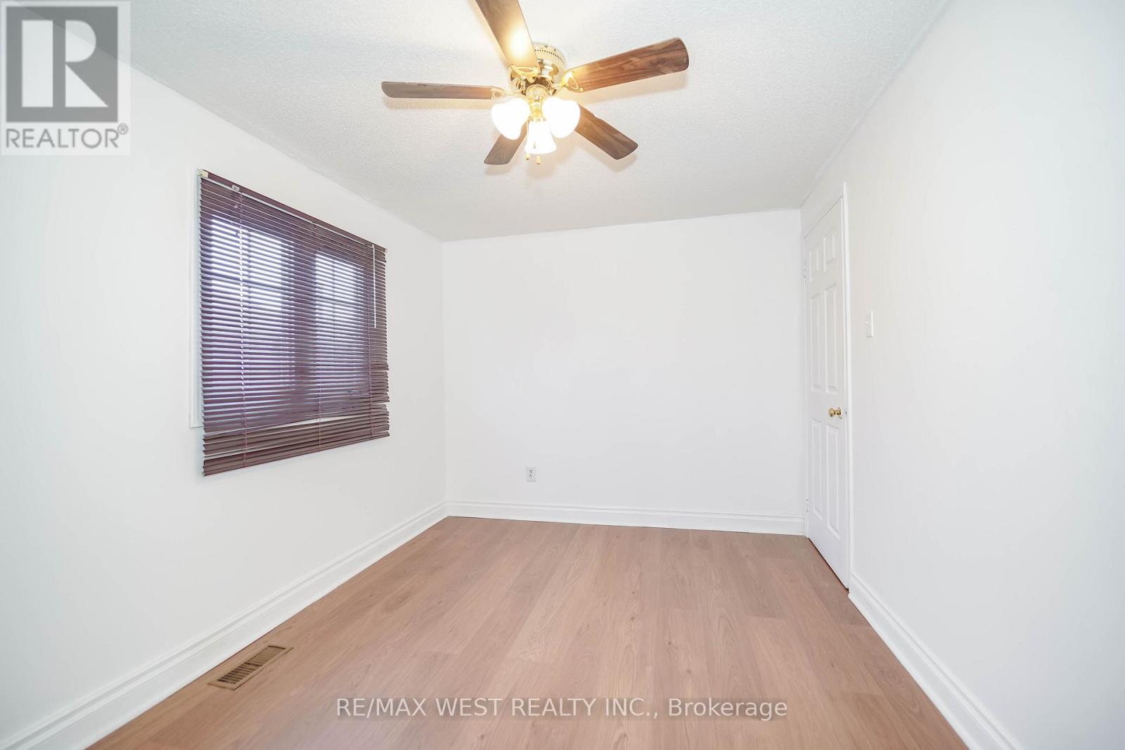 120 Littles Road, Toronto, Ontario  M1B 5G7 - Photo 9 - E13021106