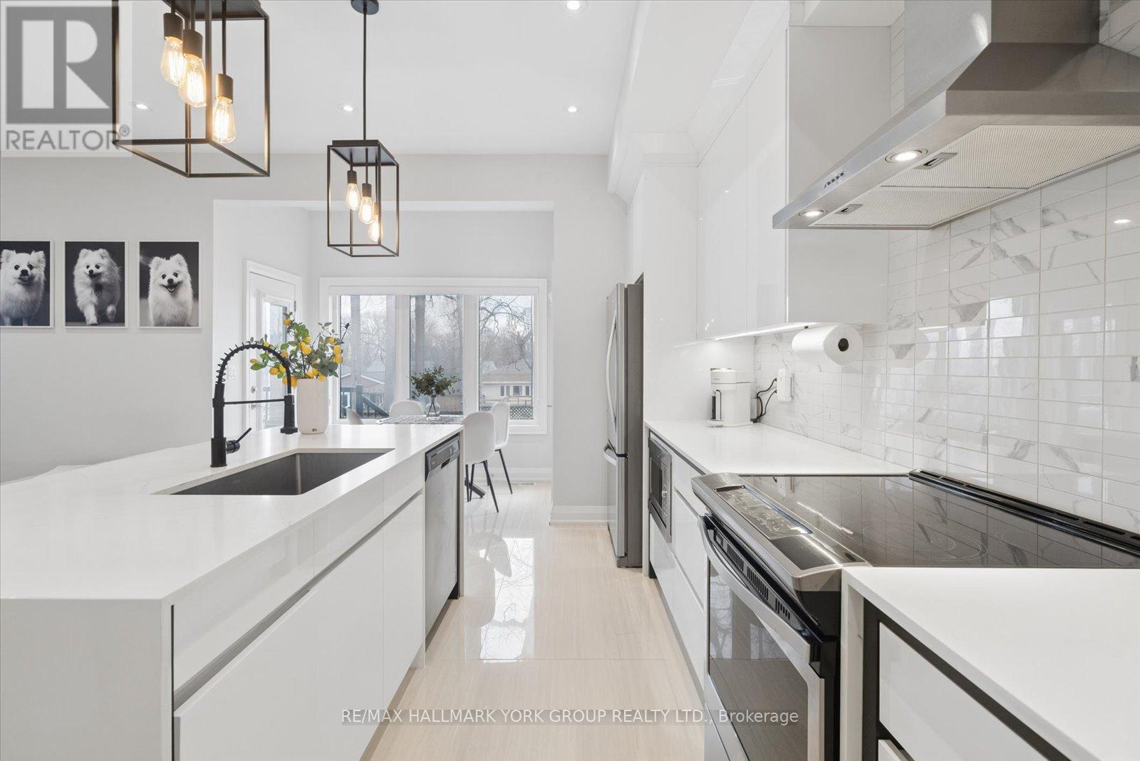 220 Pine Beach Drive, Georgina, Ontario  L4P 2V5 - Photo 10 - N13021042