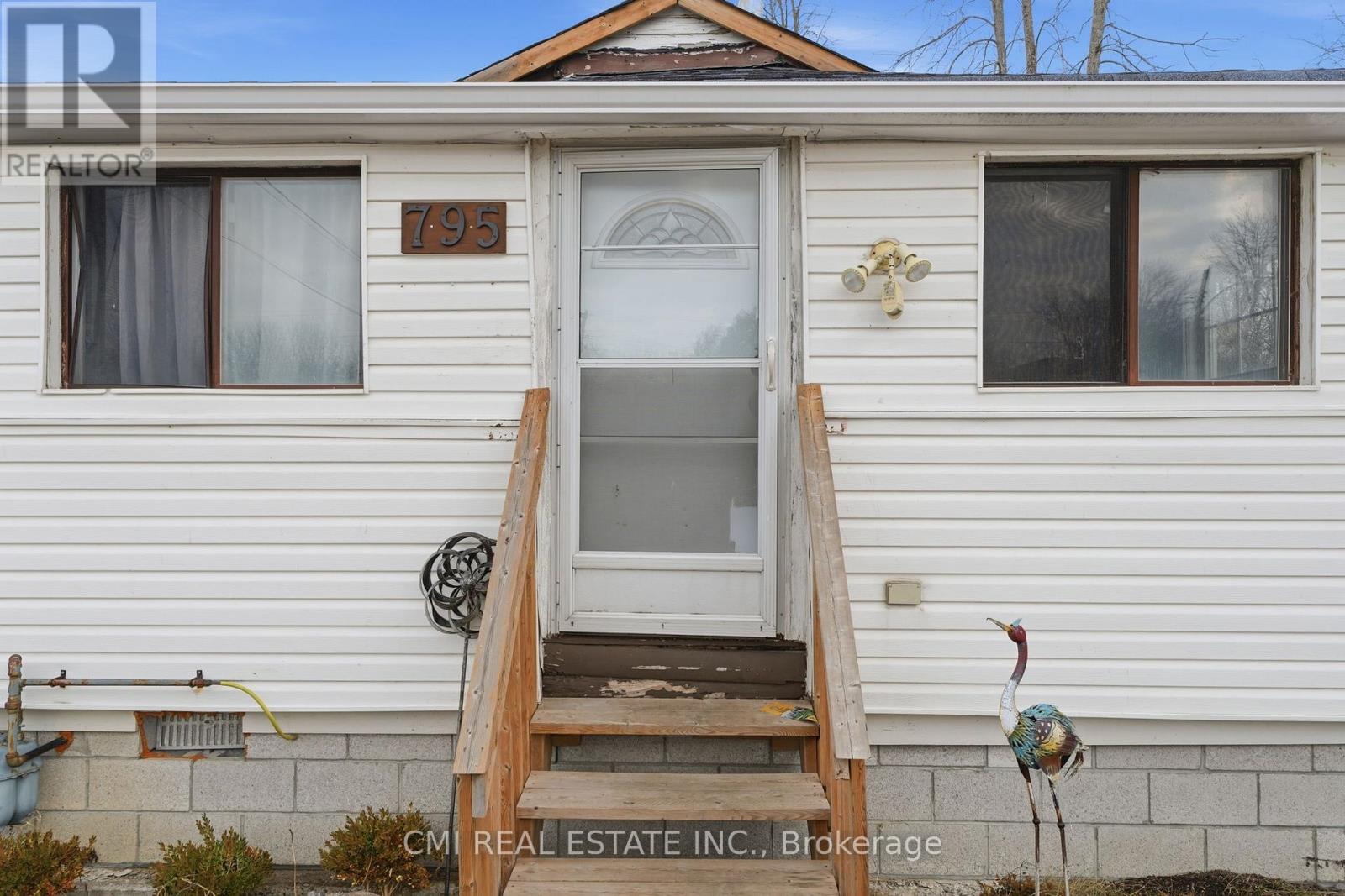 795 Third Avenue, Georgina, Ontario  L0E 1S0 - Photo 4 - N13021126