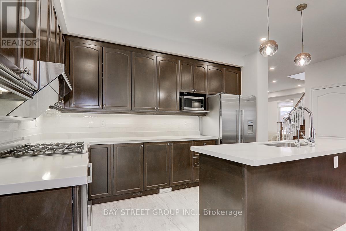 201 Bilbrough Street, Aurora, Ontario  L4G 7X1 - Photo 10 - N13021148