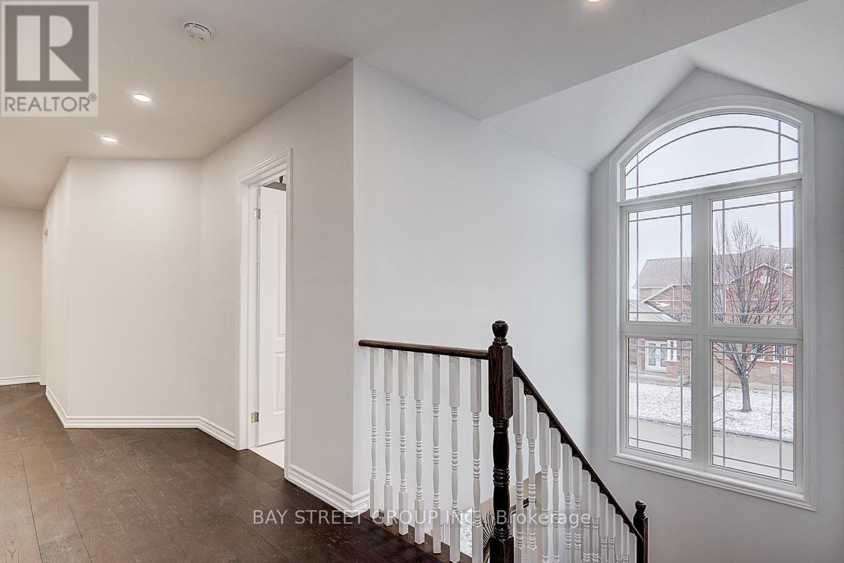 201 Bilbrough Street, Aurora, Ontario  L4G 7X1 - Photo 13 - N13021148