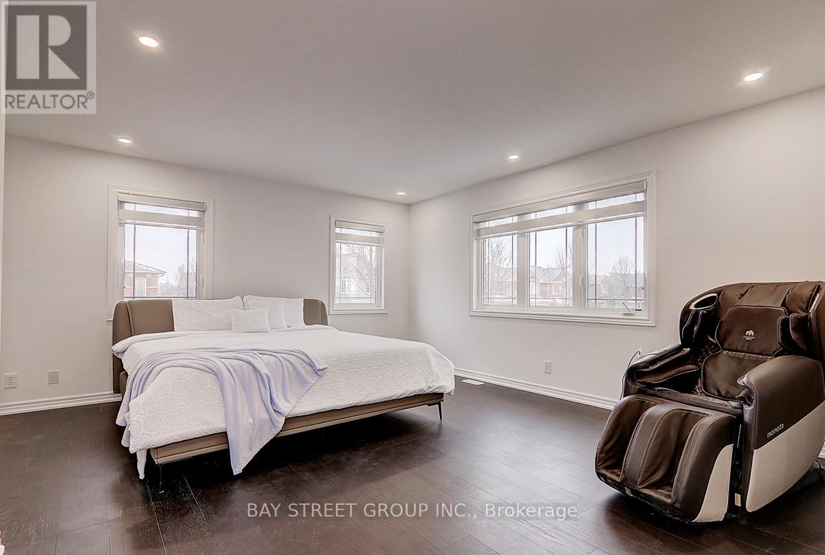 201 Bilbrough Street, Aurora, Ontario  L4G 7X1 - Photo 14 - N13021148