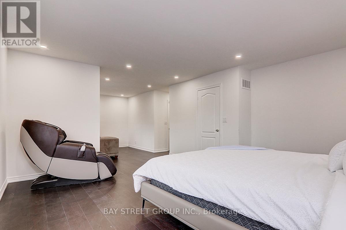 201 Bilbrough Street, Aurora, Ontario  L4G 7X1 - Photo 15 - N13021148