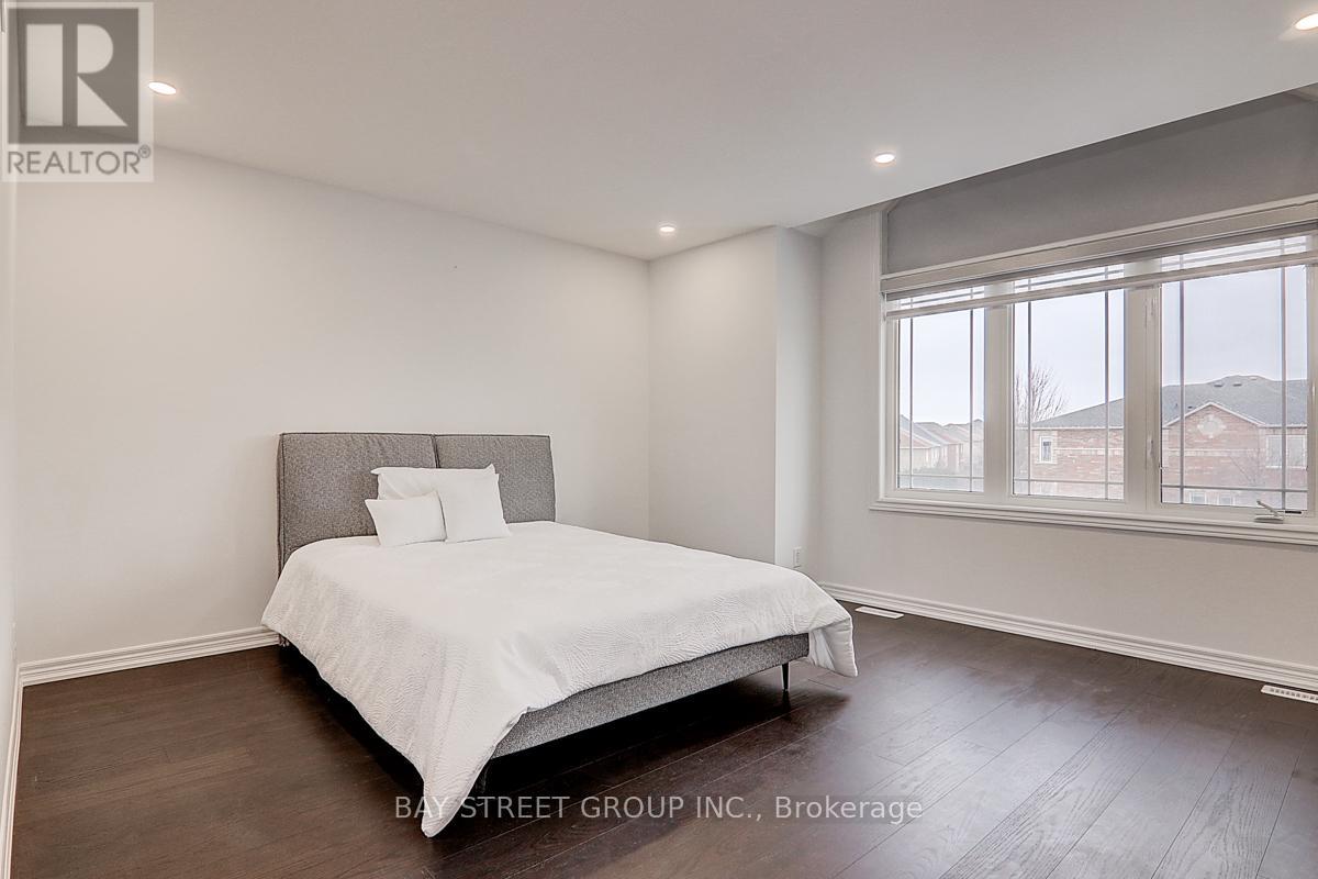 201 Bilbrough Street, Aurora, Ontario  L4G 7X1 - Photo 21 - N13021148