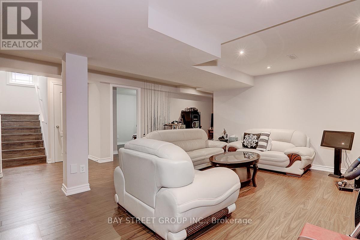 201 Bilbrough Street, Aurora, Ontario  L4G 7X1 - Photo 26 - N13021148