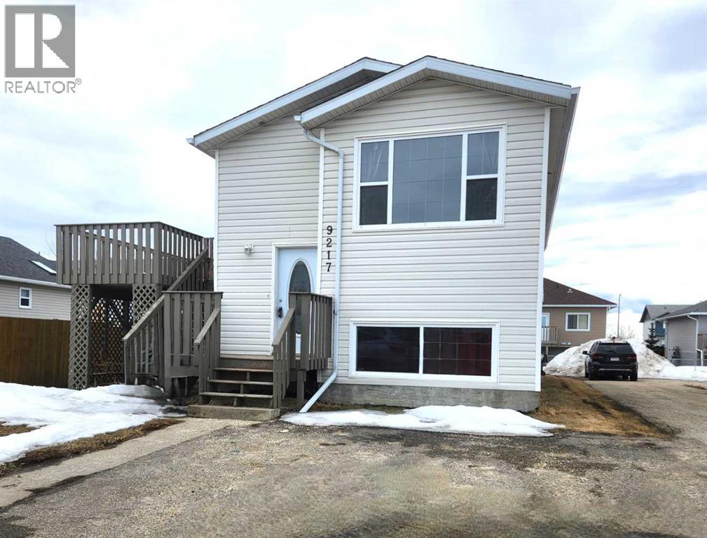 9217 94 Avenue, Grande Prairie, Alberta  T8V 7R9 - Photo 1 - A2287205