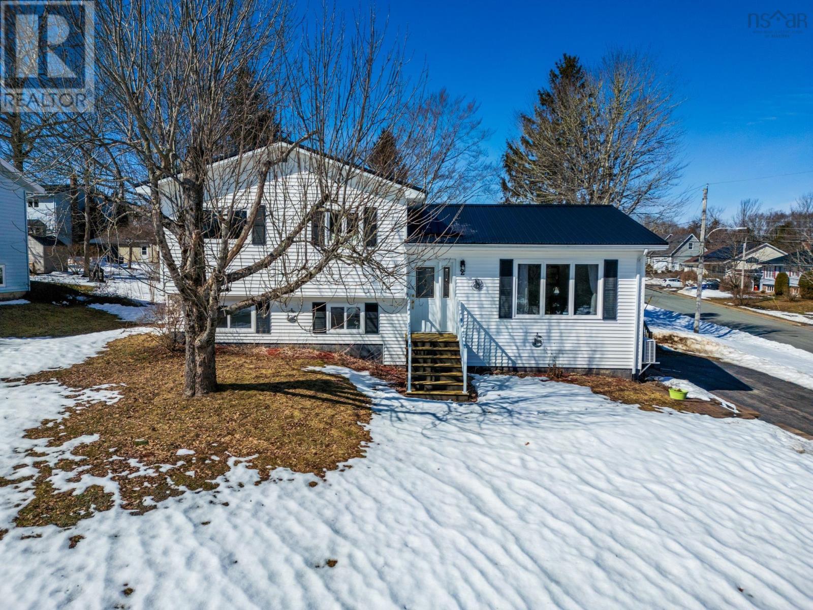 2 Pinecrest Boulevard, Bridgewater, Nova Scotia  B4V 3R4 - Photo 5 - 202604424