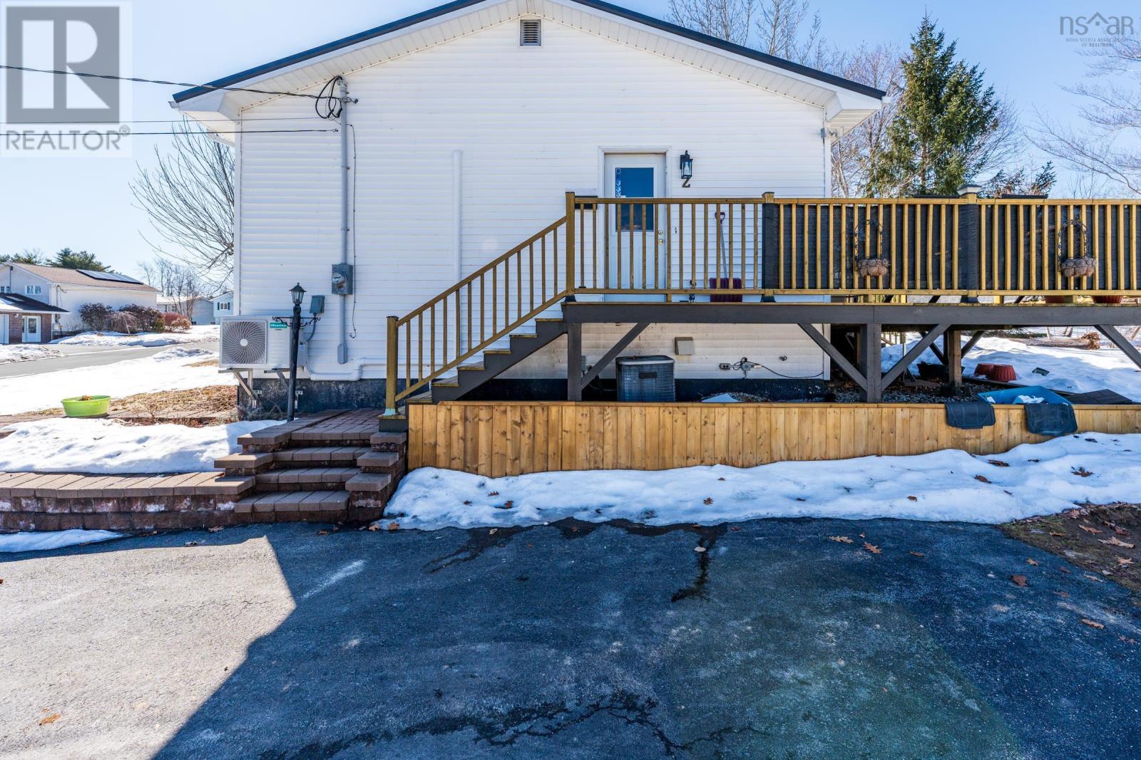 2 Pinecrest Boulevard, Bridgewater, Nova Scotia  B4V 3R4 - Photo 7 - 202604424