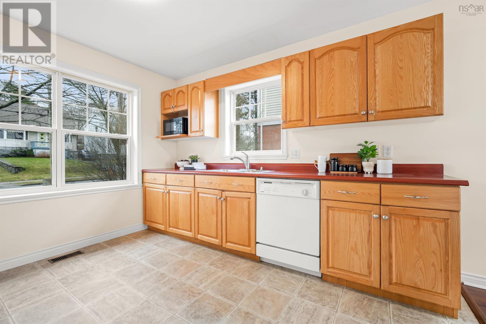 3752 Memorial Drive, Halifax, Nova Scotia  B3K 6R6 - Photo 15 - 202607830