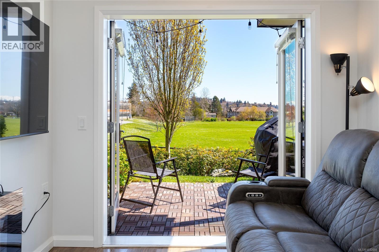 105 745 Travino Lane, Saanich, British Columbia  V8Z 0E5 - Photo 5 - 1032698