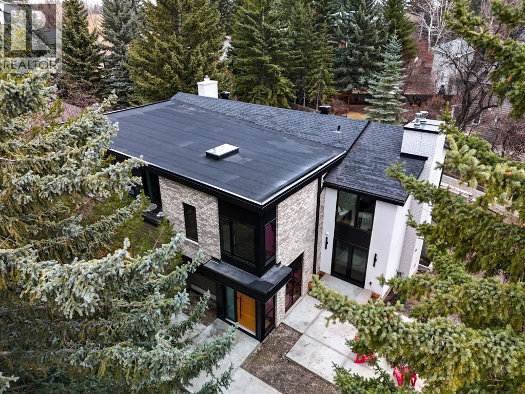 112 Pump Hill Green Sw, Calgary, Alberta  T2V 4L4 - Photo 2 - A2281769