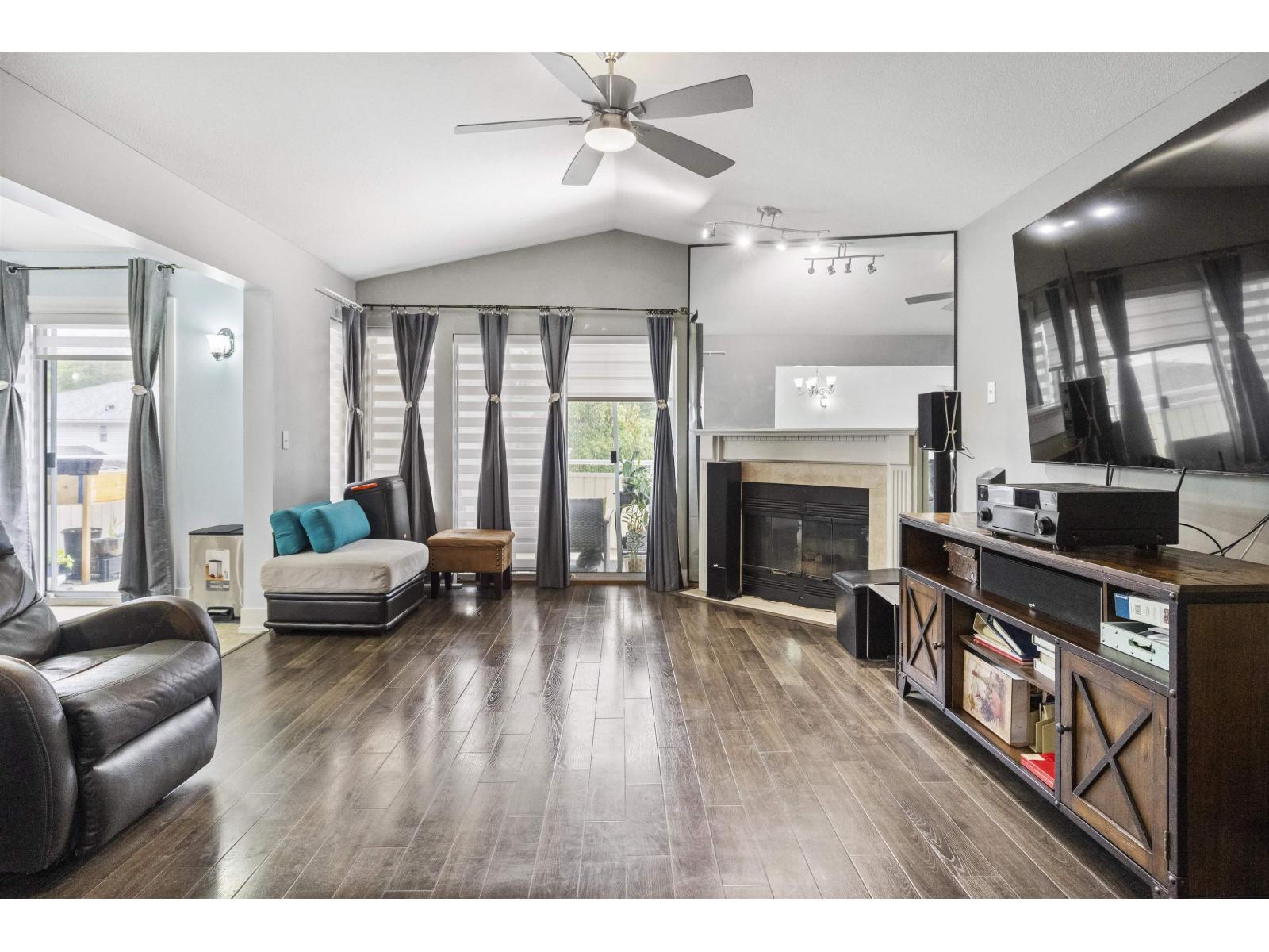 213 7156 121 Street, Surrey, British Columbia  V3W 0J6 - Photo 5 - R3113164