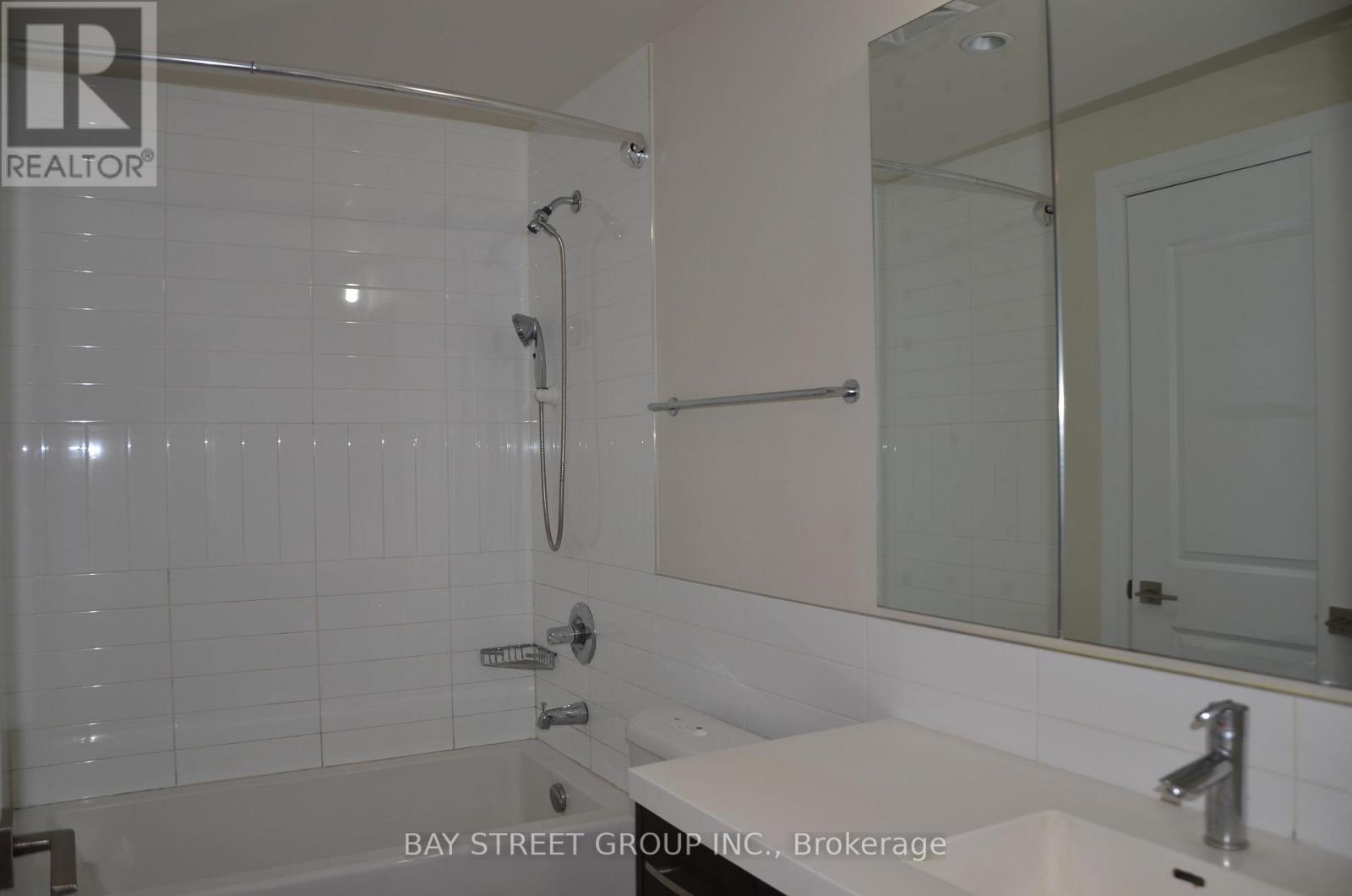 802 - 1 Old Mill Drive, Toronto, Ontario  M6S 0A1 - Photo 12 - W13021030