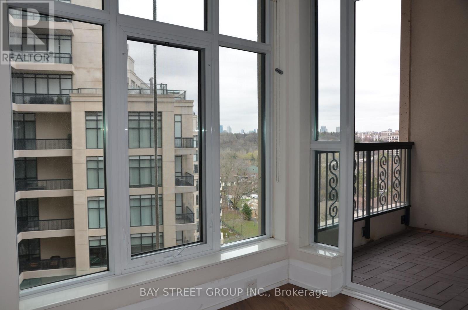 802 - 1 Old Mill Drive, Toronto, Ontario  M6S 0A1 - Photo 14 - W13021030