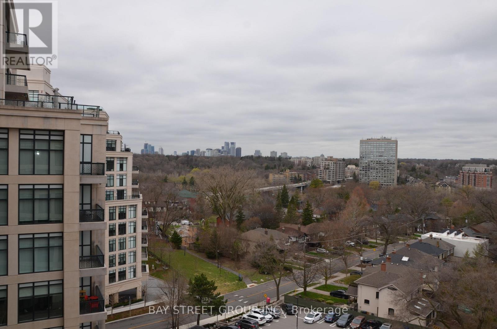 802 - 1 Old Mill Drive, Toronto, Ontario  M6S 0A1 - Photo 15 - W13021030