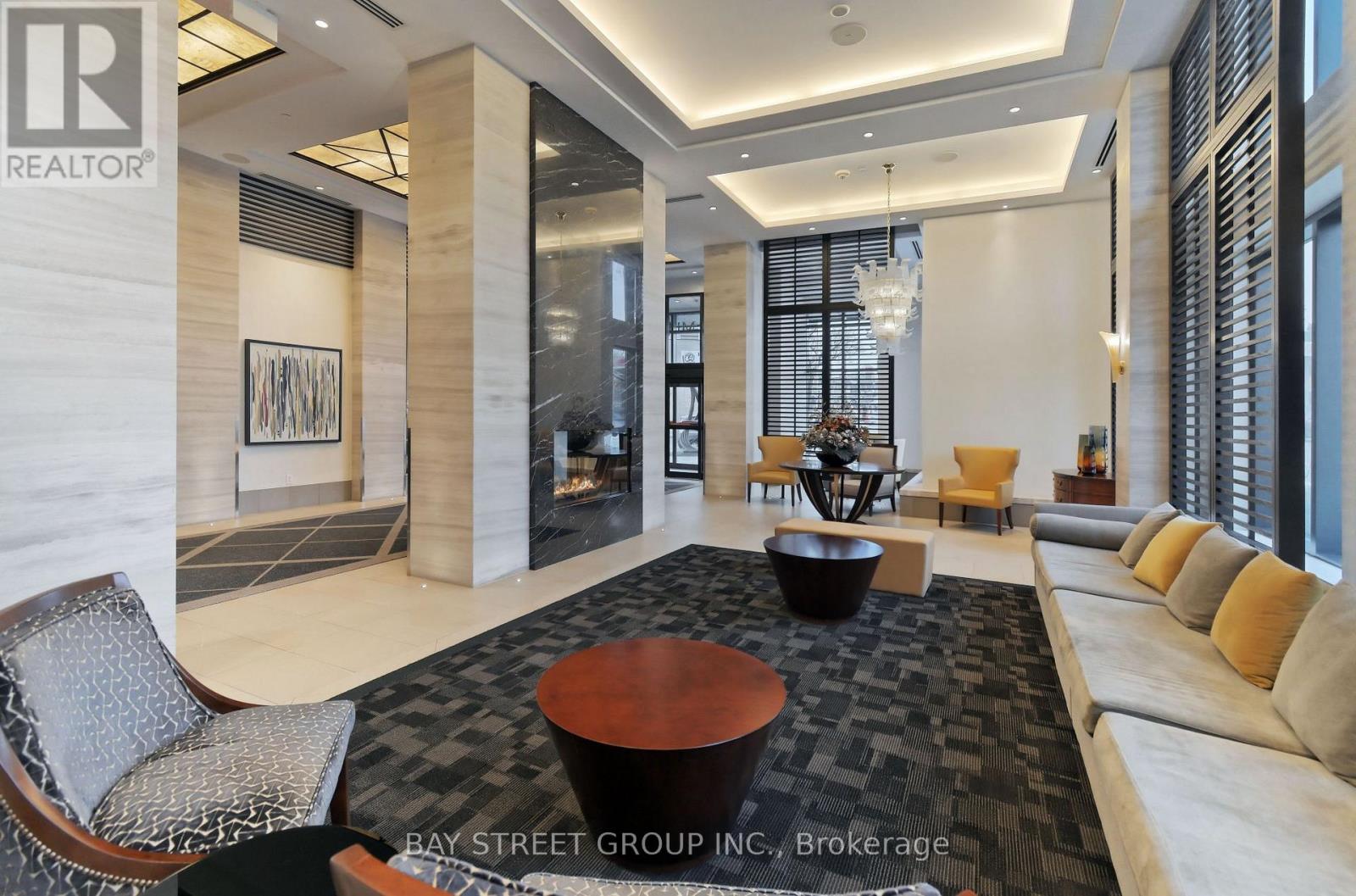 802 - 1 Old Mill Drive, Toronto, Ontario  M6S 0A1 - Photo 2 - W13021030