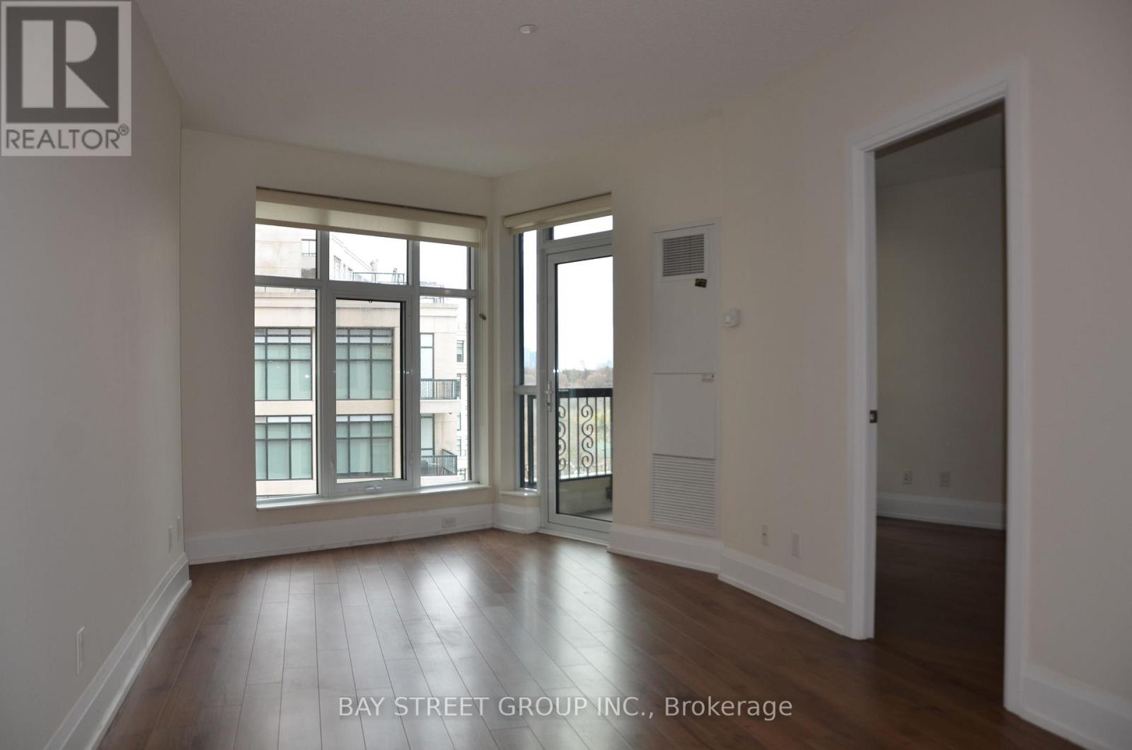 802 - 1 Old Mill Drive, Toronto, Ontario  M6S 0A1 - Photo 6 - W13021030